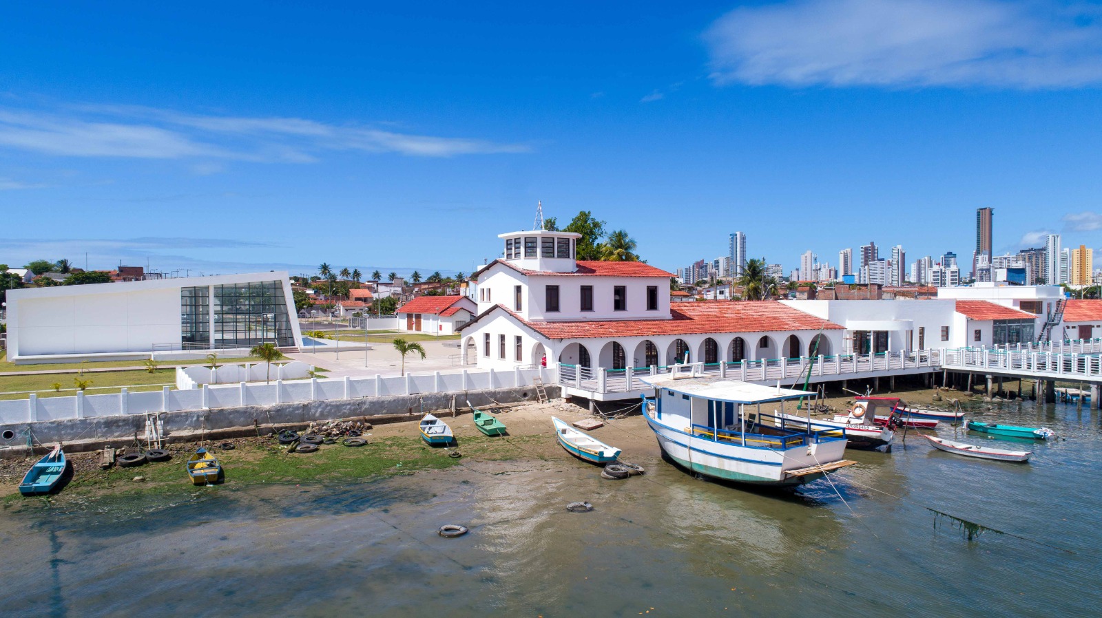 Imagem do prédio da Rampa, em Natal