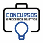 Banner com o nome "Concursos e Processos Seletivos" dentro de uma maleta.