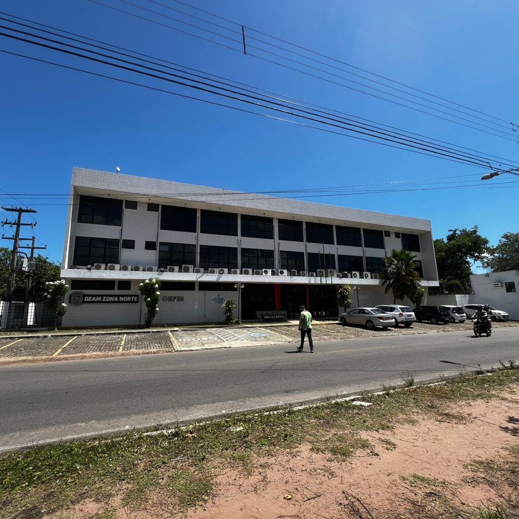 Imagem da fachada do prédio do Fórum Varela Barca, na zona Norte de Natal