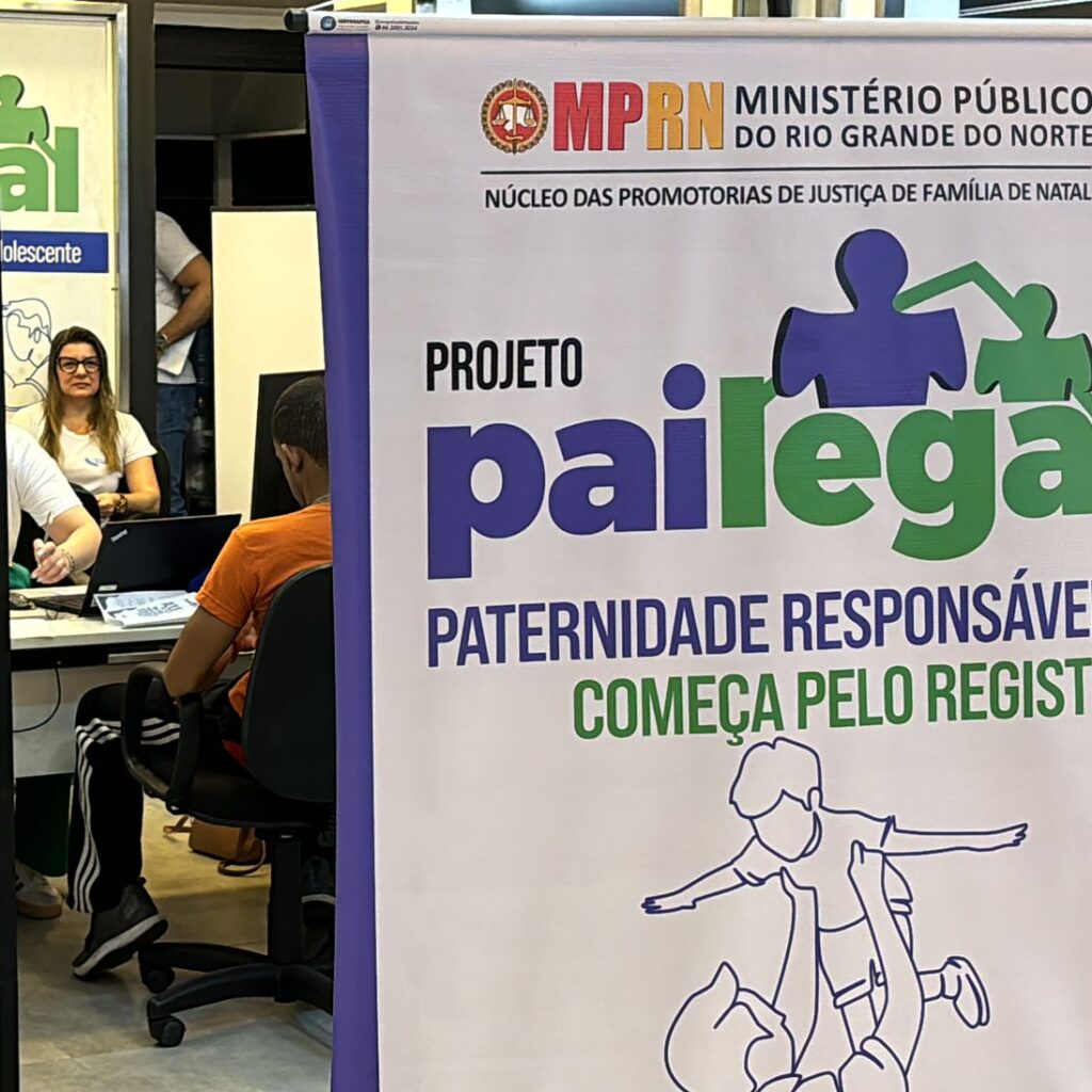 imagem mostra atendimento durante o mutirao do MPRN para reconhecimento de paternidade.jpeg