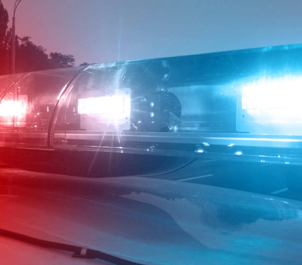 luzes intermitentes de viatura policial