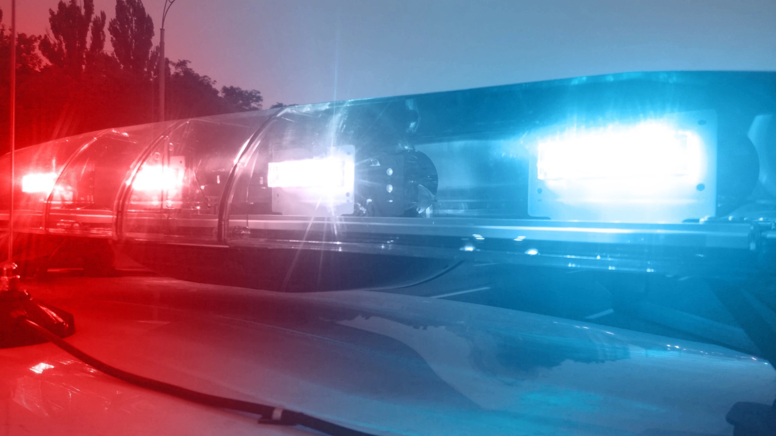 luzes intermitentes de viatura policial