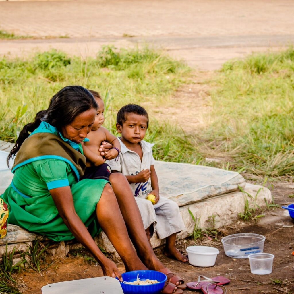 familia indigena warao