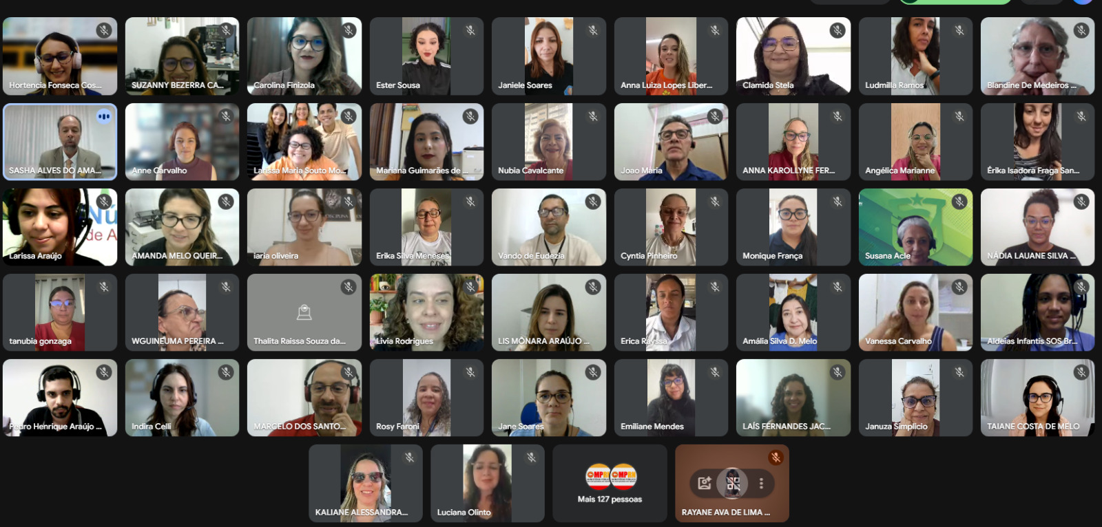 imagem de reuniao no google meet com varias pessoas aparecendo simultaneamente