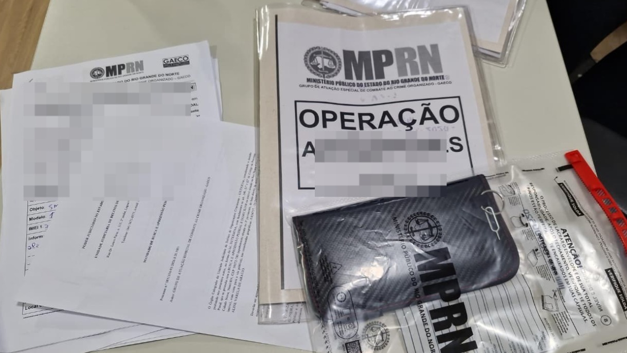 pastas e materiais apreendidos